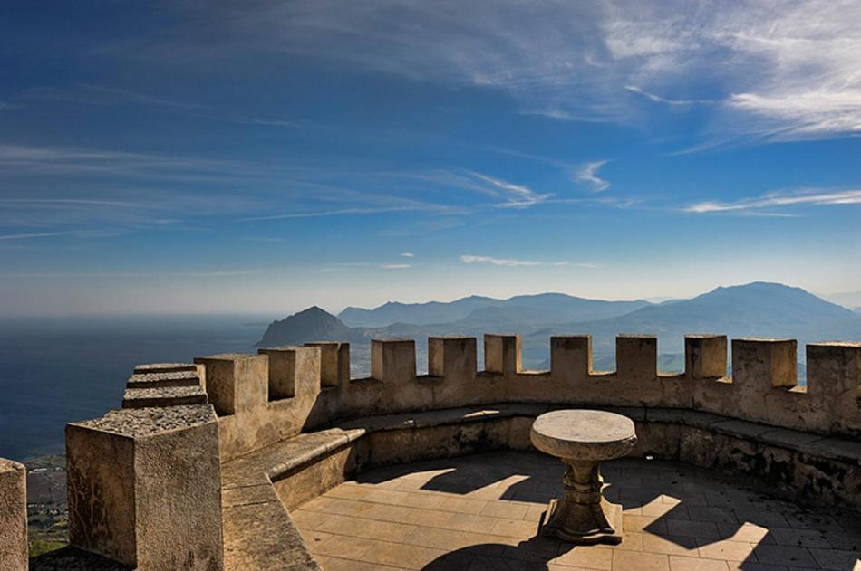 Leo Appartamenti Con Vista Panoramica Ериче Екстер'єр фото